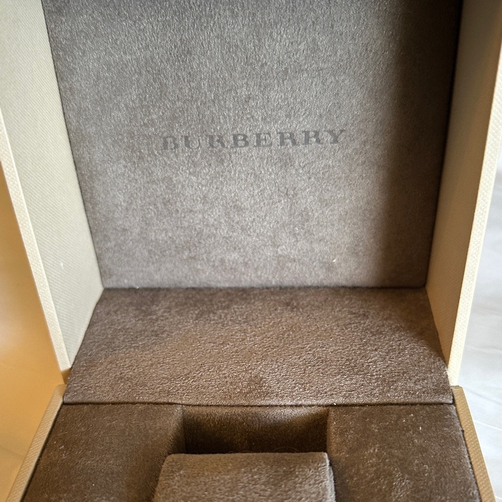 Burberry Cream Canvas Watch Box with Black Equestrian Logo - Picture 3 of 9